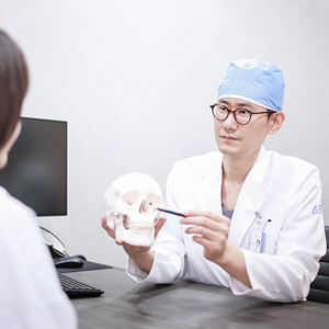 Facial Contouring Soft Tissue Contouring Acculift image