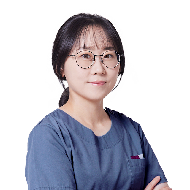 Dr. Lee Yoon-Hyo 
