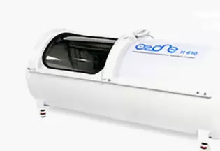 Hyperbaric oxygen therapy chamber